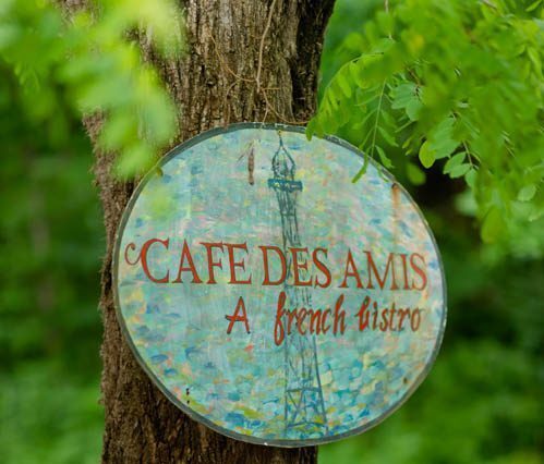 Café des Amis in Parkville, Missouri, a favorite local spot for brunch, coffee, and French-inspired fare.